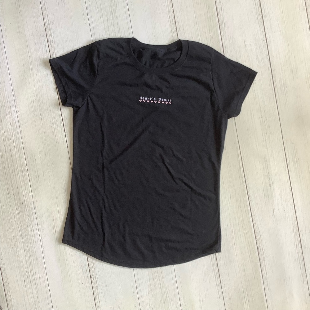 Hearts Desire embroidered tee